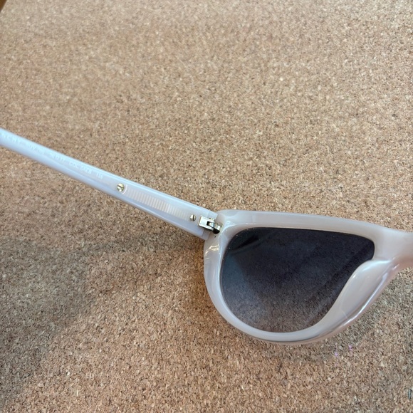 Givenchy Sunglasses Cat Eye SGV 766 Pink Nude OAEB Italy Gold Accents 56 - 17 - Picture 9 of 11